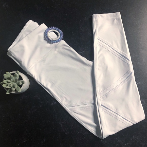 NEW! MONO B WHITE ATHLETIC WEAR LEGGINGS - Picture 2 of 2